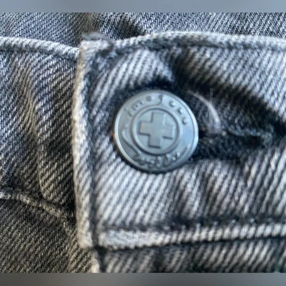 imogene + willie Washed Black High-Rise Jean Shorts - Picture 8 of 12